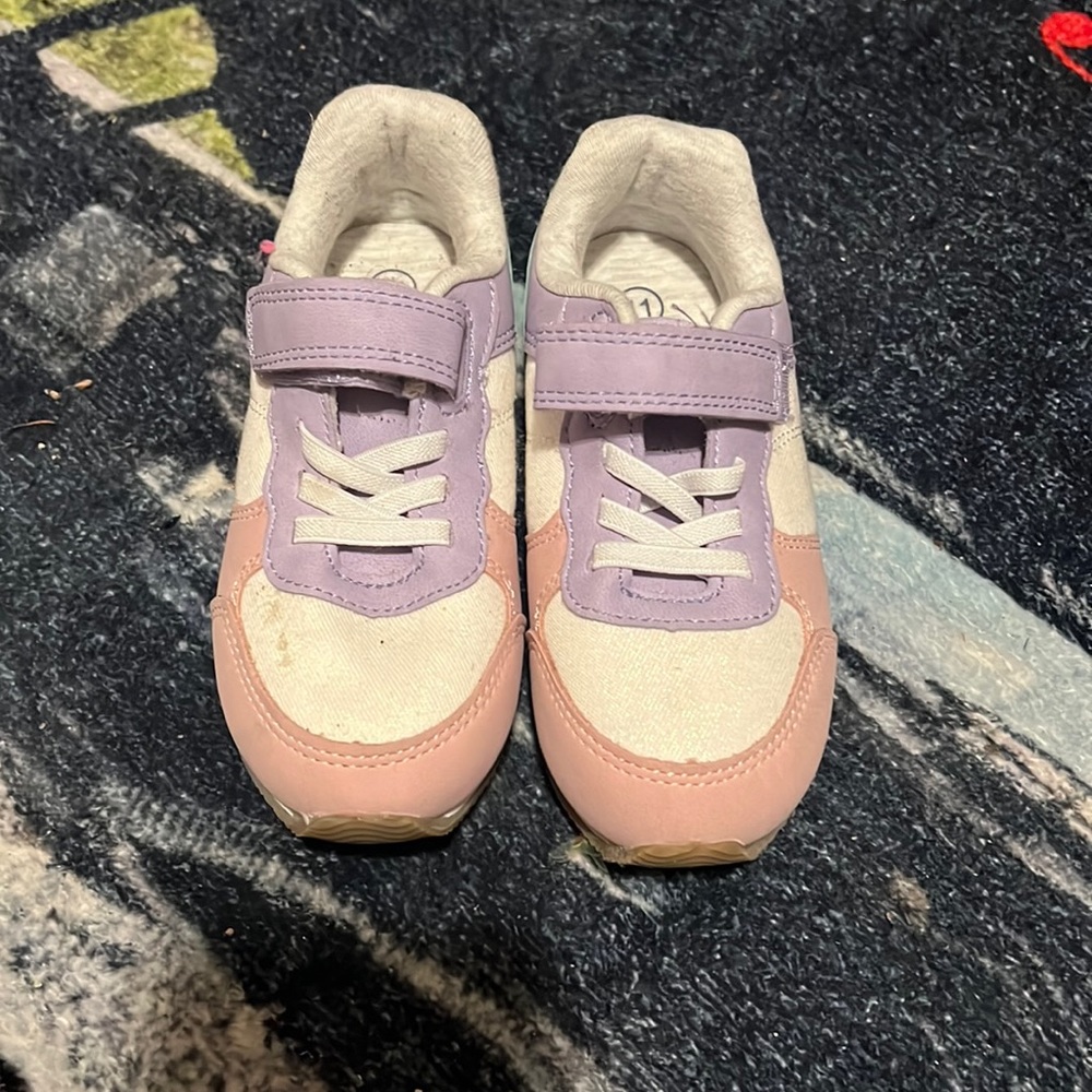 Cat & Jack sneaker